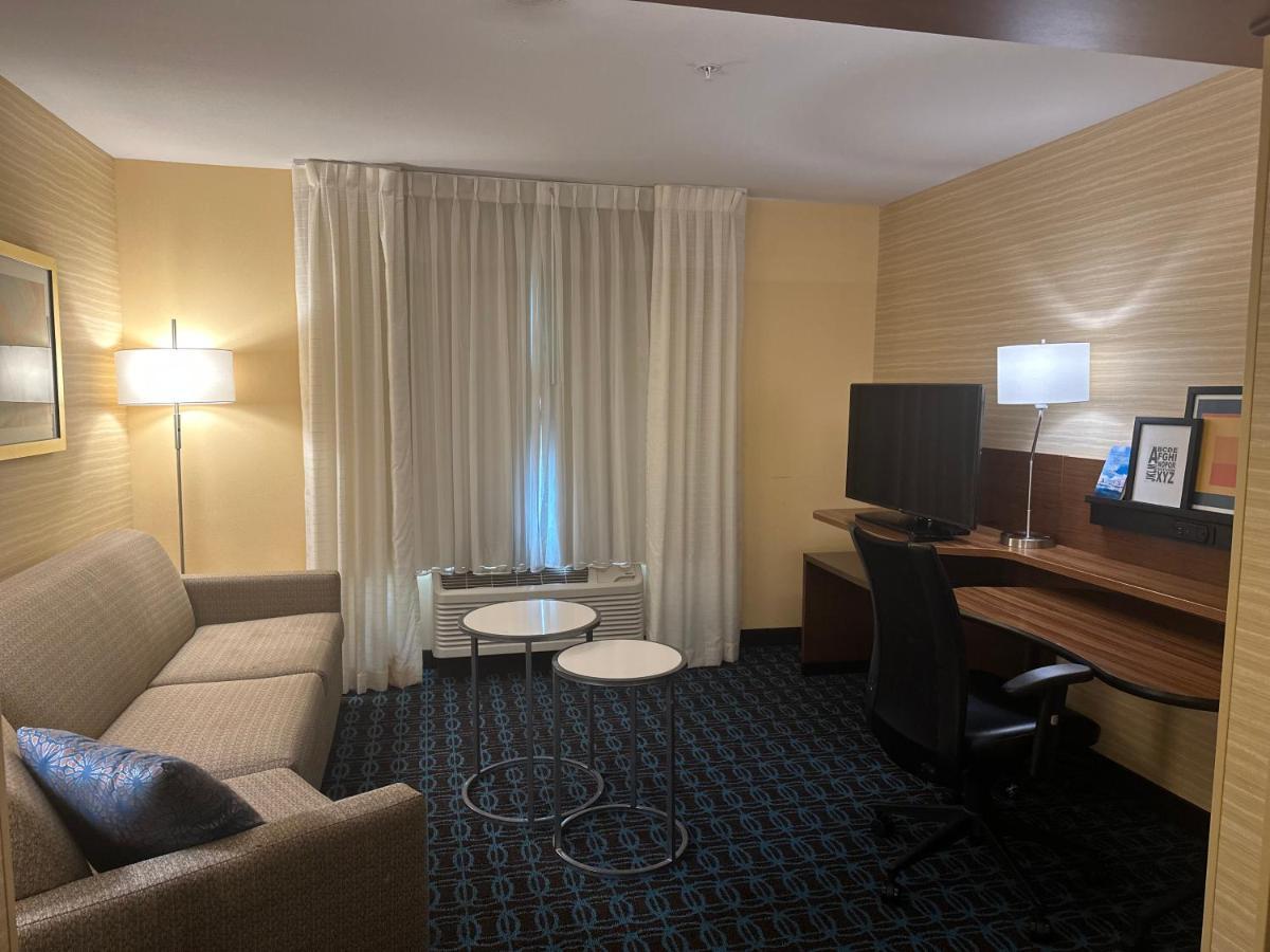 Fairfield Inn & Suites By Marriott Detroit Chesterfield Exterior photo
